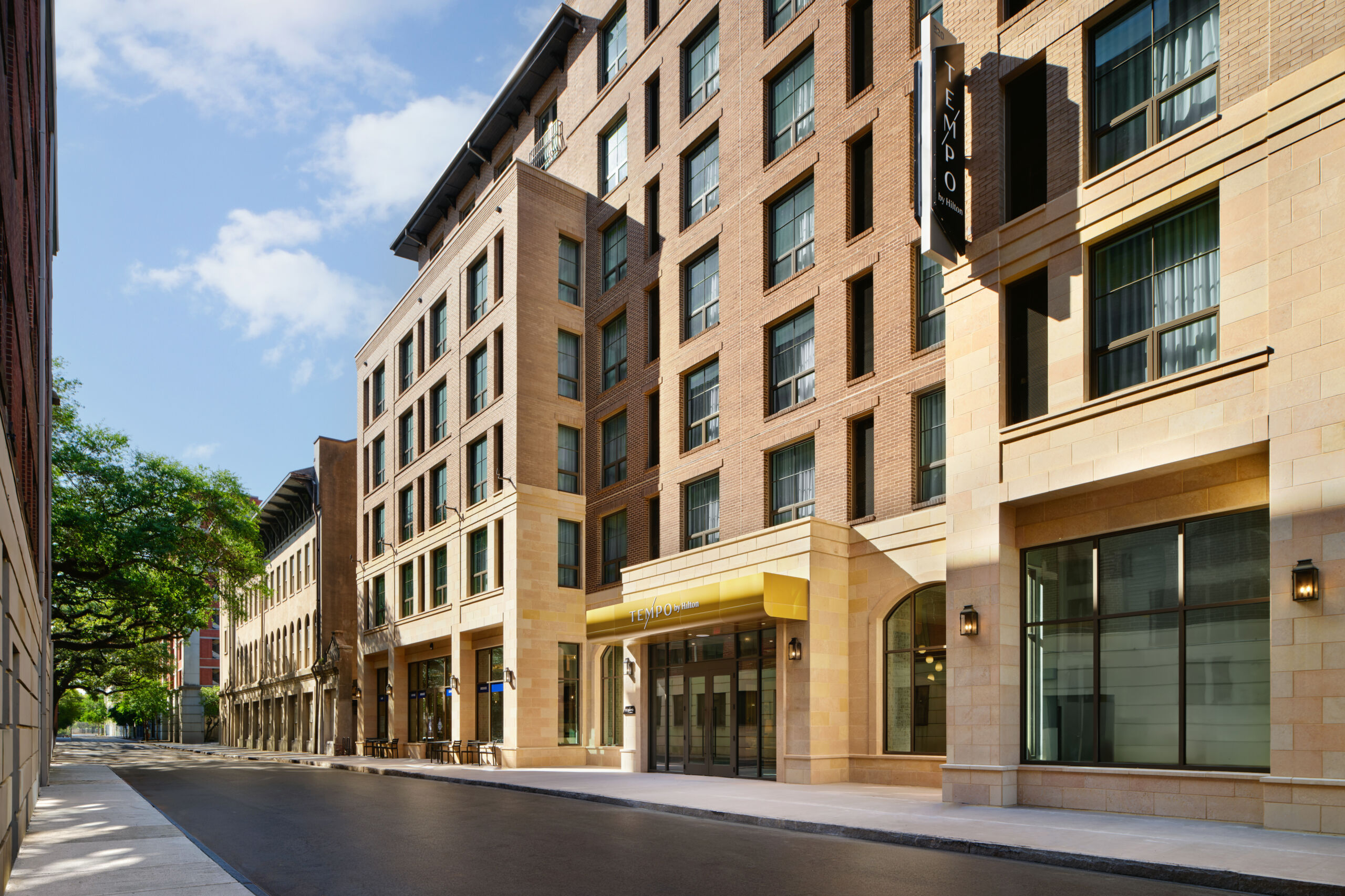 Tempo by Hilton Savannah Exterior